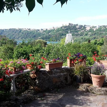 Bed&Breakfast "Fiorella" Sul Lago Кастель-Гандольфо Екстер'єр фото