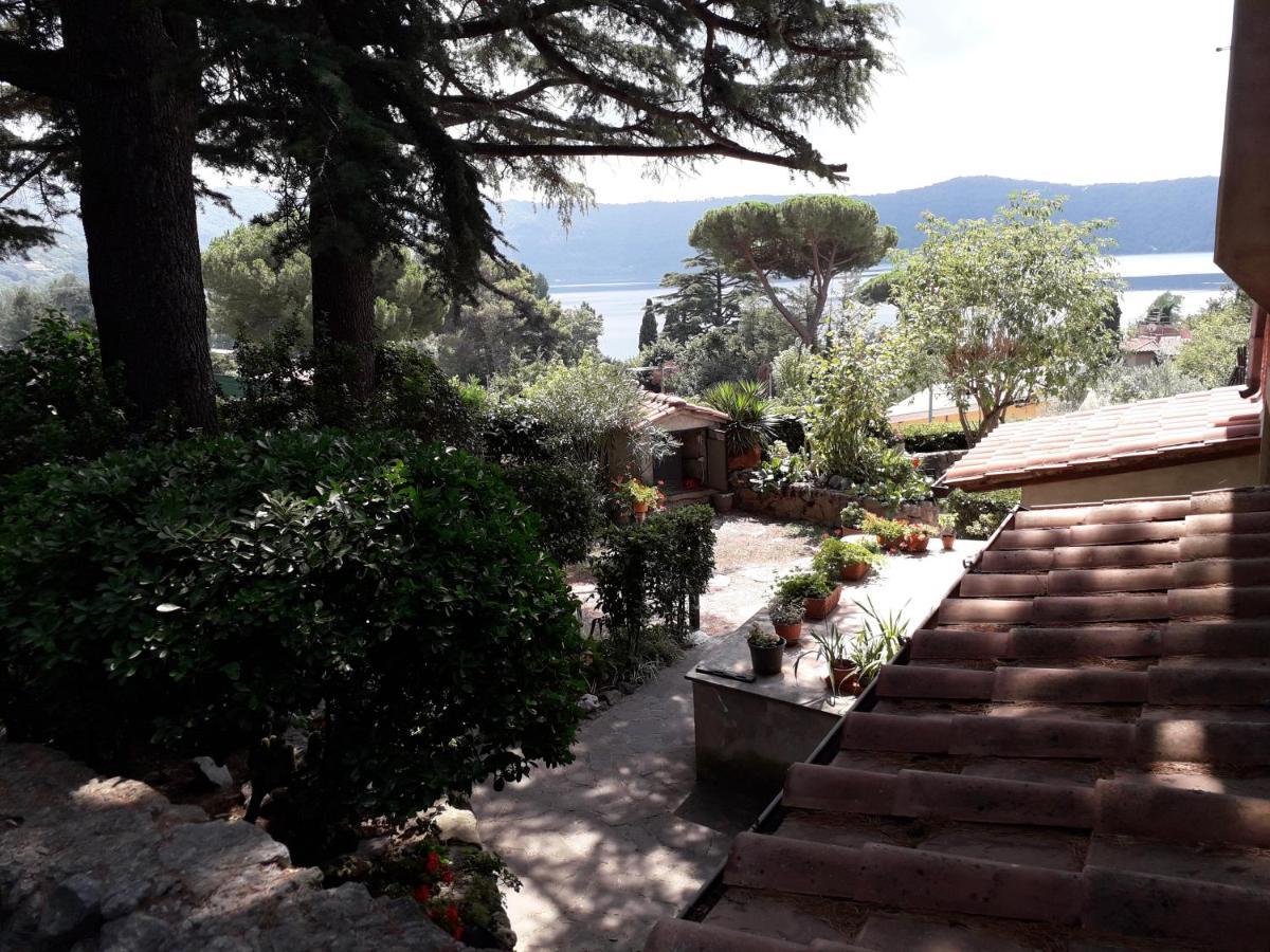 Bed&Breakfast "Fiorella" Sul Lago Кастель-Гандольфо Екстер'єр фото