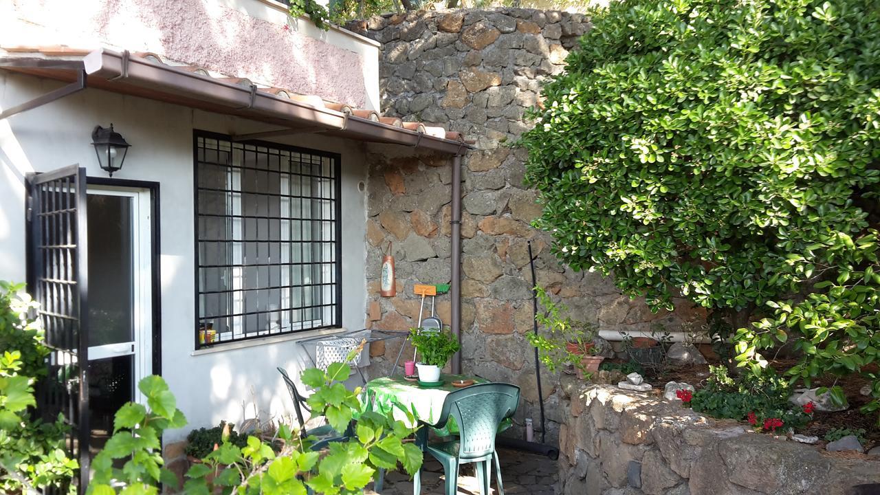 Bed&Breakfast "Fiorella" Sul Lago Кастель-Гандольфо Екстер'єр фото